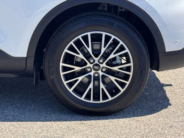 2024 Ford Escape - Image 15 of 21