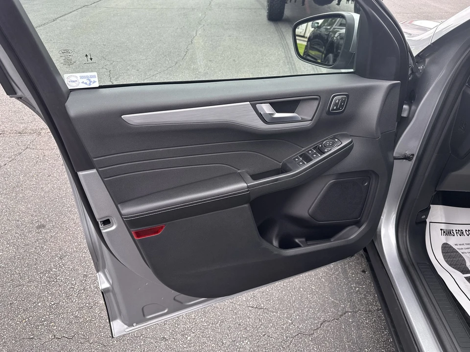 2024 Ford Escape - Image 9 of 12