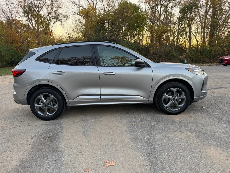 2024 Ford Escape - Image 8 of 21
