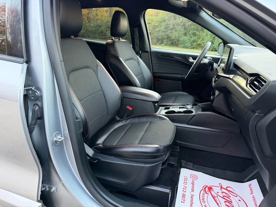 2024 Ford Escape - Image 15 of 21