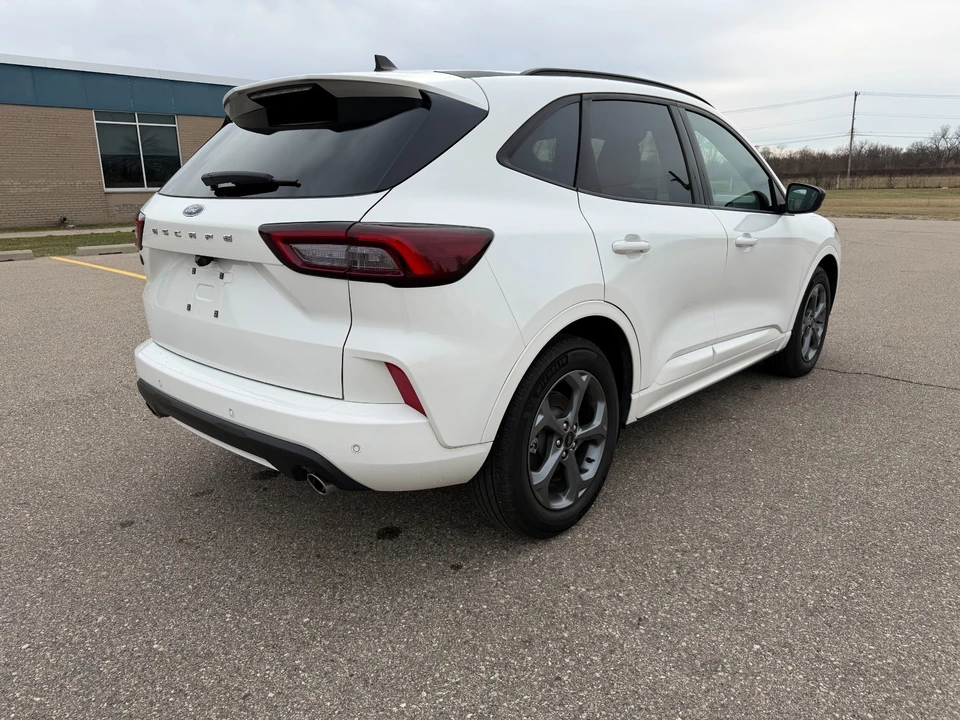 2024 Ford Escape - Image 7 of 21