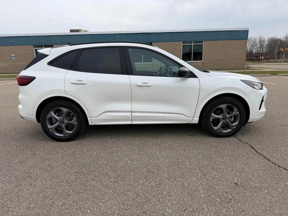 2024 Ford Escape - Image 8 of 21