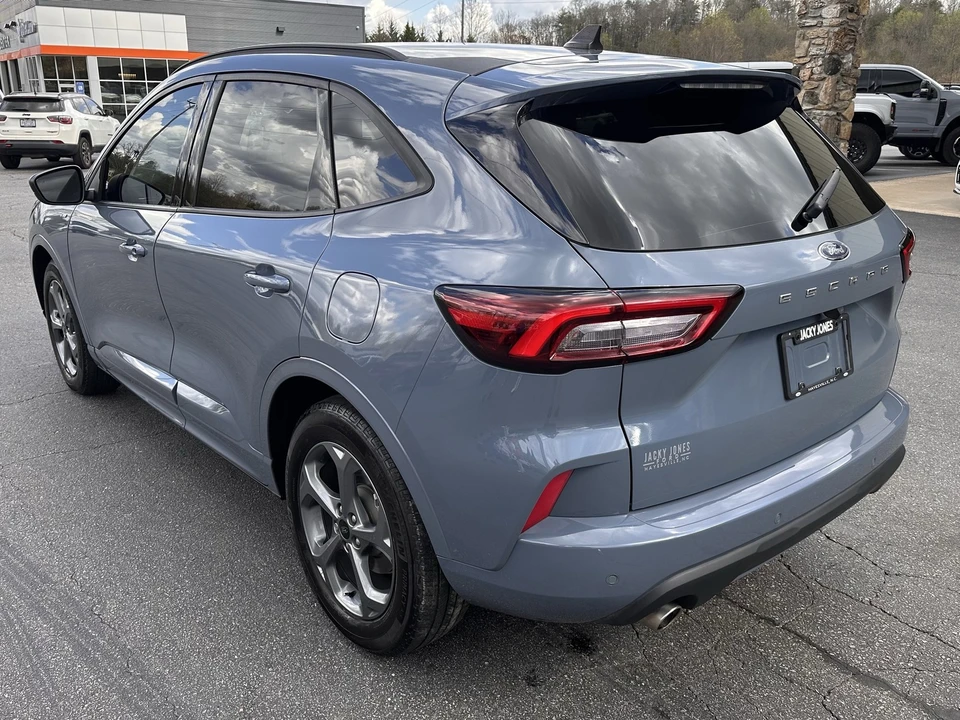 2024 Ford Escape - Image 8 of 31