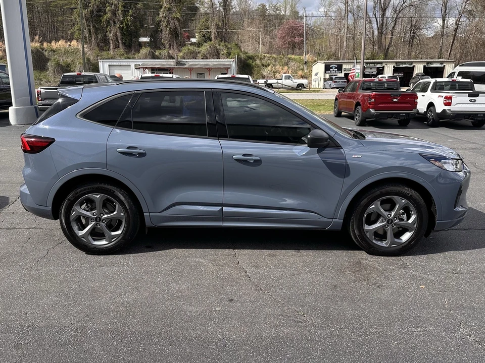 2024 Ford Escape - Image 5 of 31