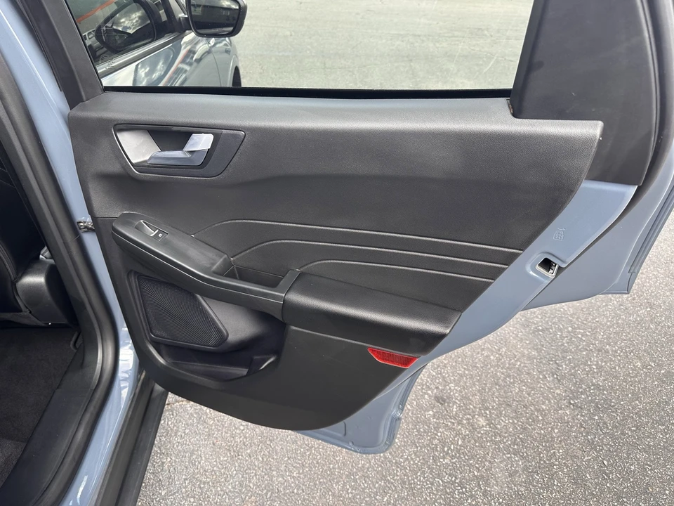 2024 Ford Escape - Image 15 of 31