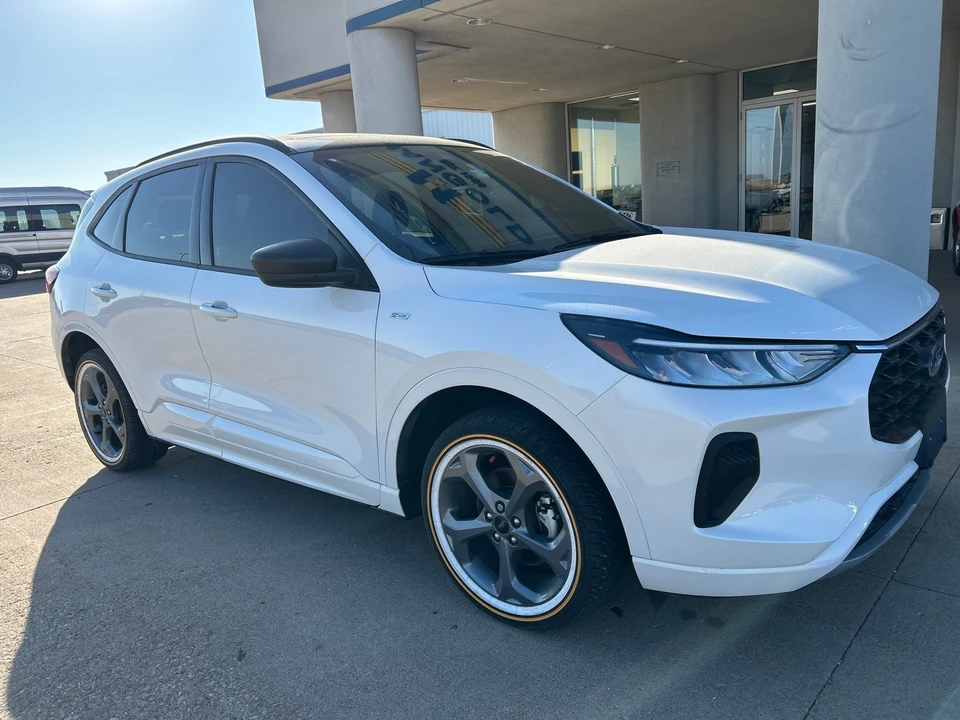 2024 Ford Escape - Image 2 of 12