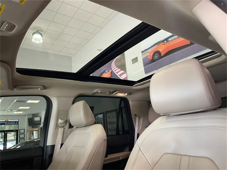 2024 Ford Expedition 4th Gen - Image 29 of 31
