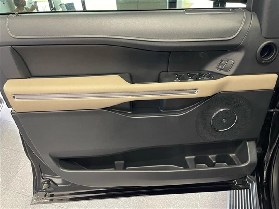 2024 Ford Expedition 4th Gen - Image 25 of 31