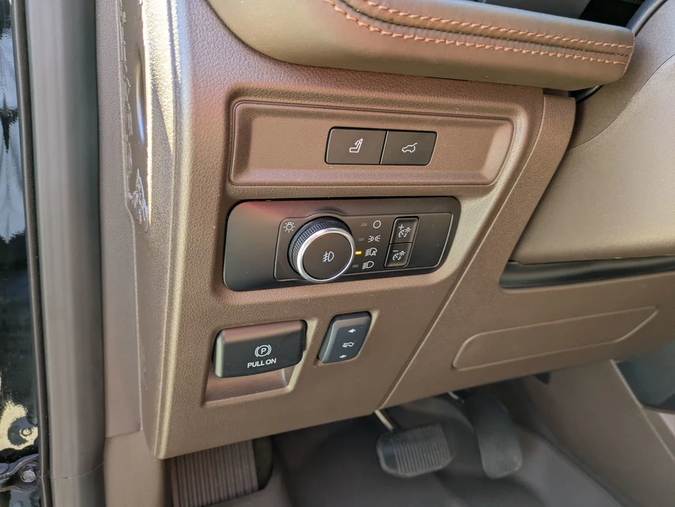 2024 Ford Expedition 4th Gen - Image 18 of 21