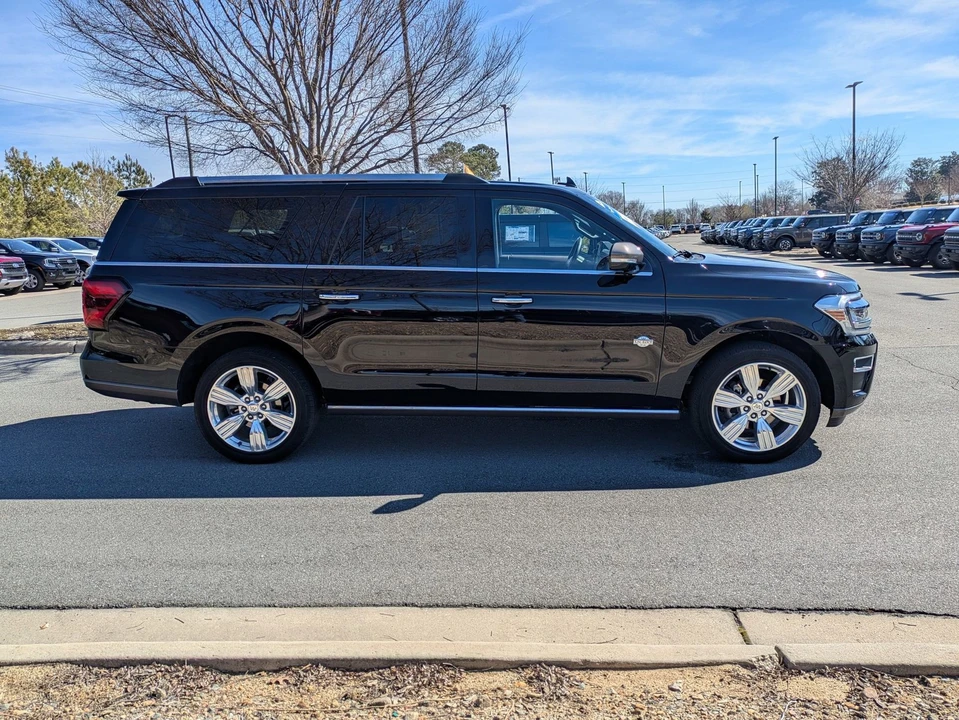 2024 Ford Expedition 4th Gen - Image 3 of 21