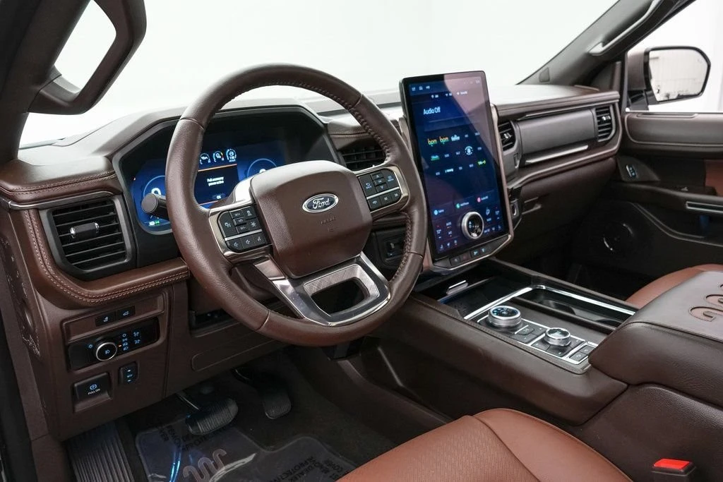 2024 Ford Expedition 4th Gen - Image 15 of 21