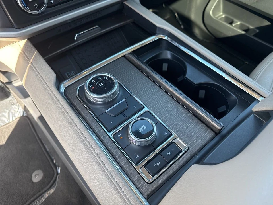 2024 Ford Expedition 4th Gen - Image 19 of 21