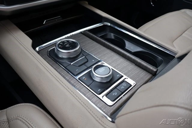 2024 Ford Expedition 4th Gen - Image 10 of 15