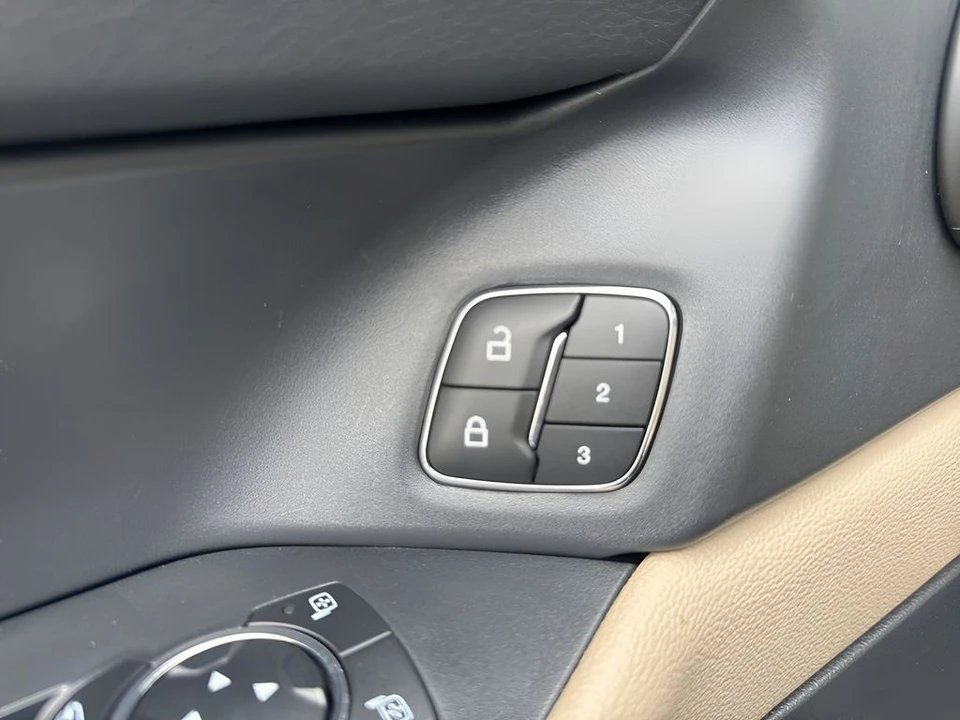 2024 Ford Expedition 4th Gen - Image 11 of 21