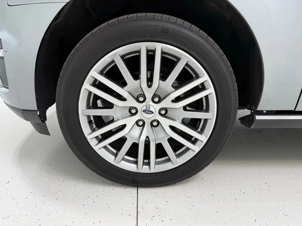 2024 Ford Expedition 4th Gen - Image 9 of 21