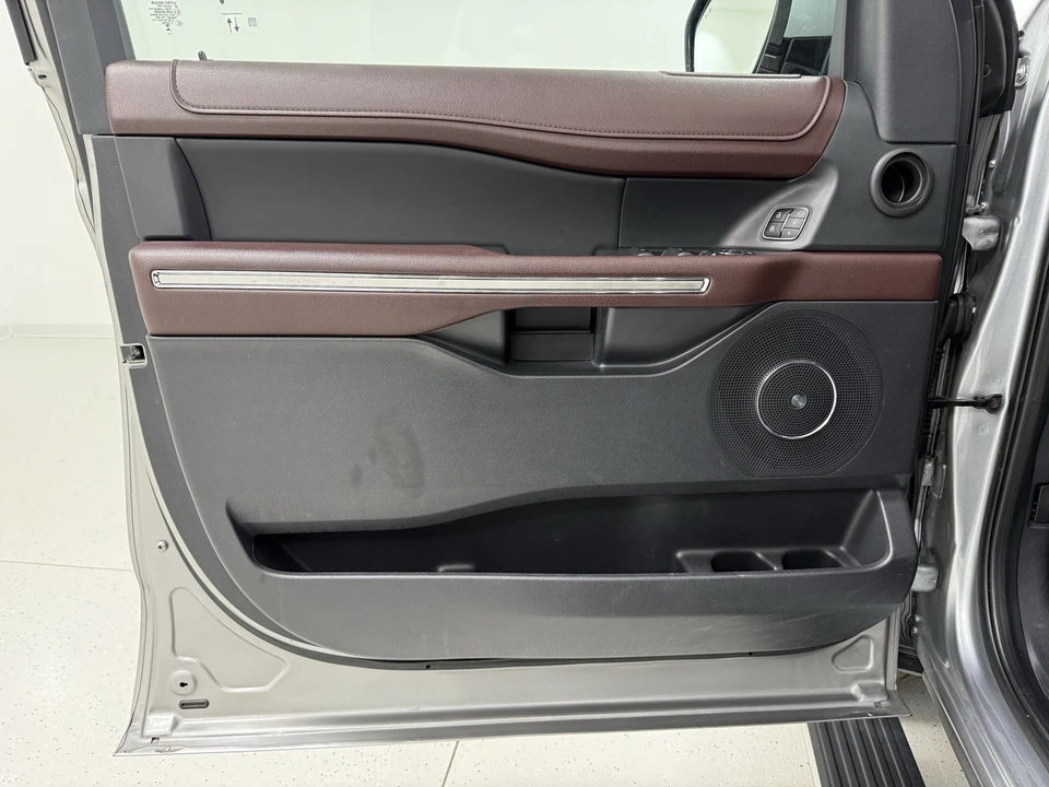 2024 Ford Expedition 5th Gen - Image 10 of 12