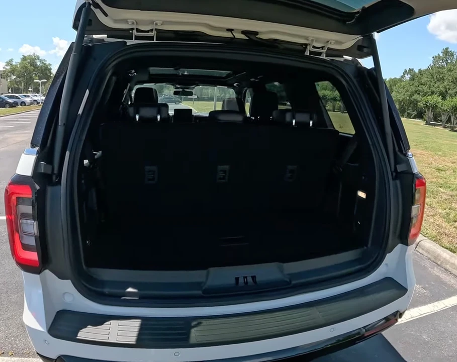 2024 Ford Expedition 4th Gen - Image 5 of 10