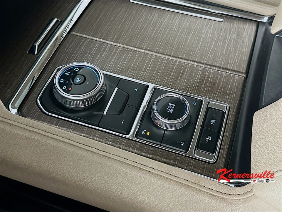 2024 Ford Expedition 4th Gen - Image 16 of 21