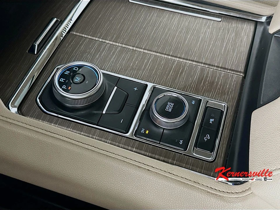 2024 Ford Expedition 4th Gen - Image 16 of 21