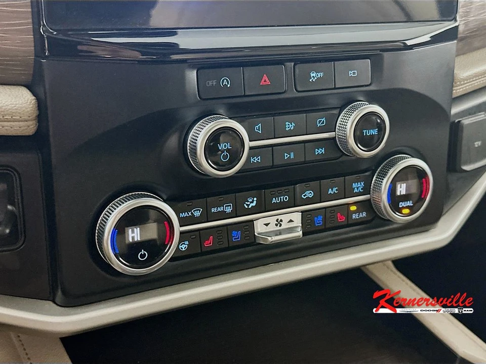2024 Ford Expedition 4th Gen - Image 18 of 21