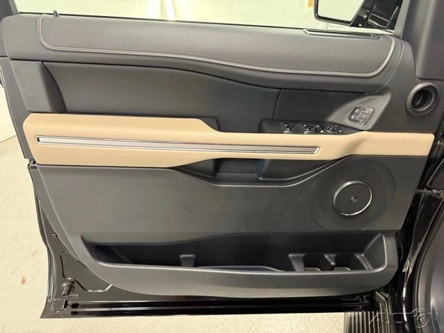 2024 Ford Expedition 4th Gen - Image 15 of 21