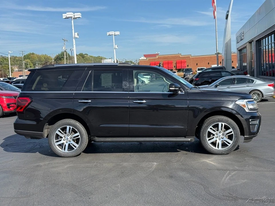 2024 Ford Expedition 4th Gen - Image 2 of 12