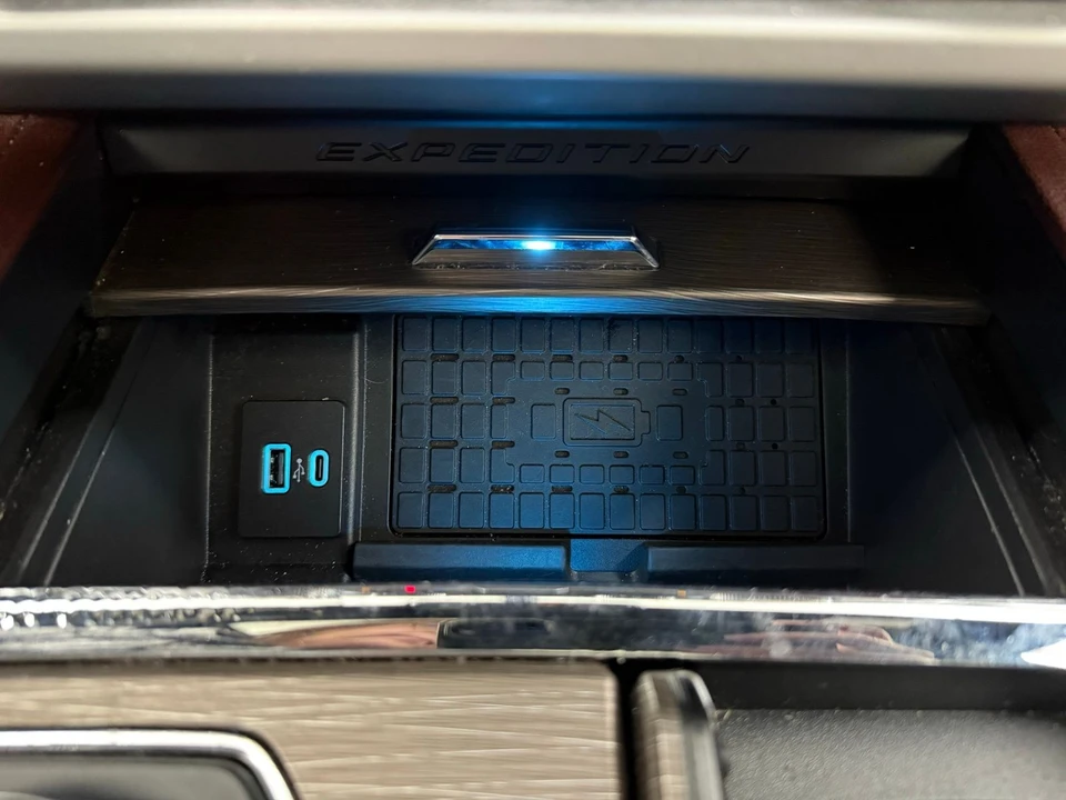 2024 Ford Expedition 4th Gen - Image 15 of 21