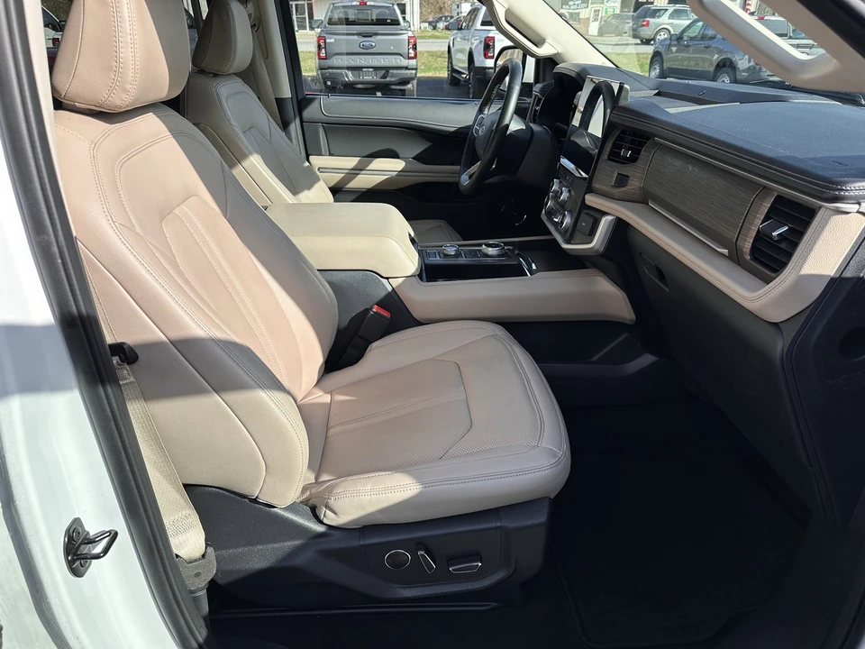 2024 Ford Expedition 4th Gen - Image 15 of 31