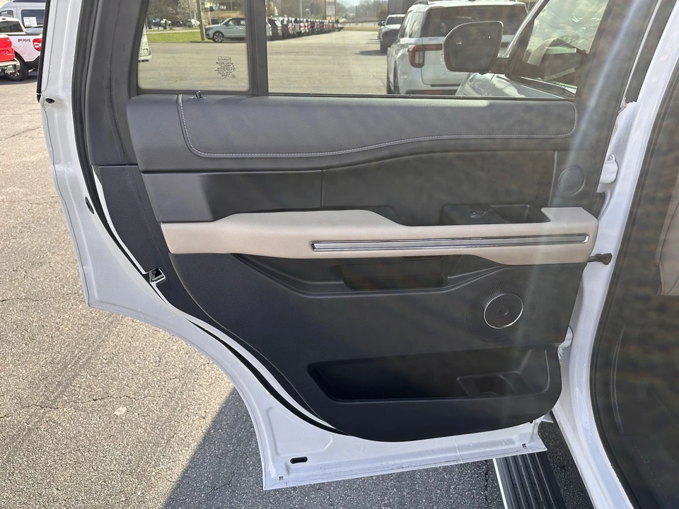 2024 Ford Expedition 4th Gen - Image 12 of 31