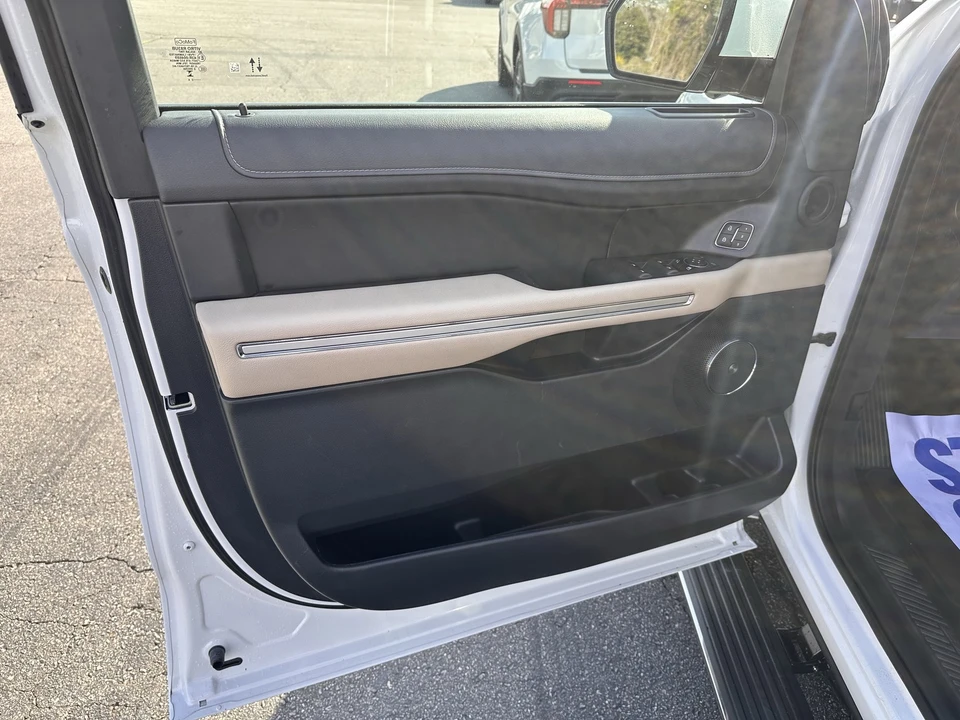 2024 Ford Expedition 4th Gen - Image 9 of 31