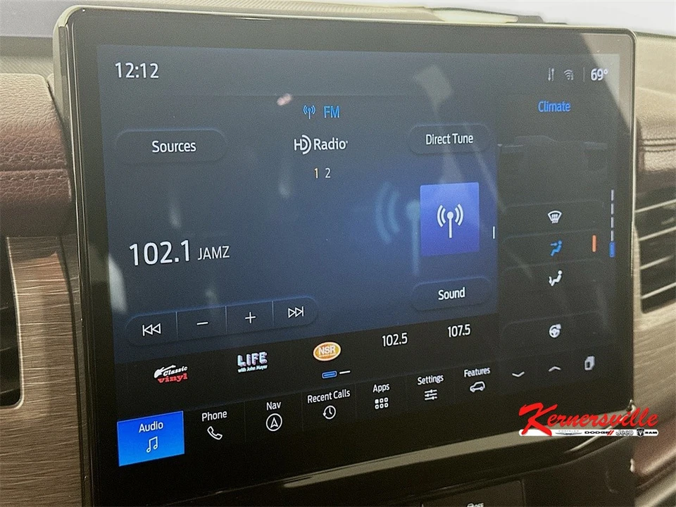 2024 Ford Expedition 4th Gen - Image 17 of 21
