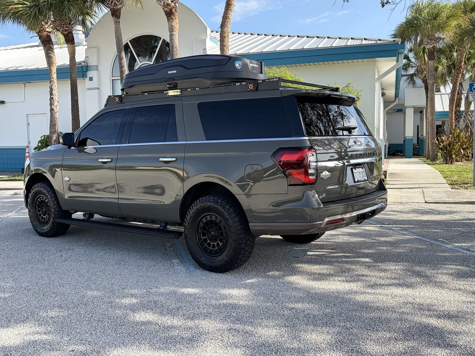 2024 Ford Expedition 4th Gen - Image 17 of 31