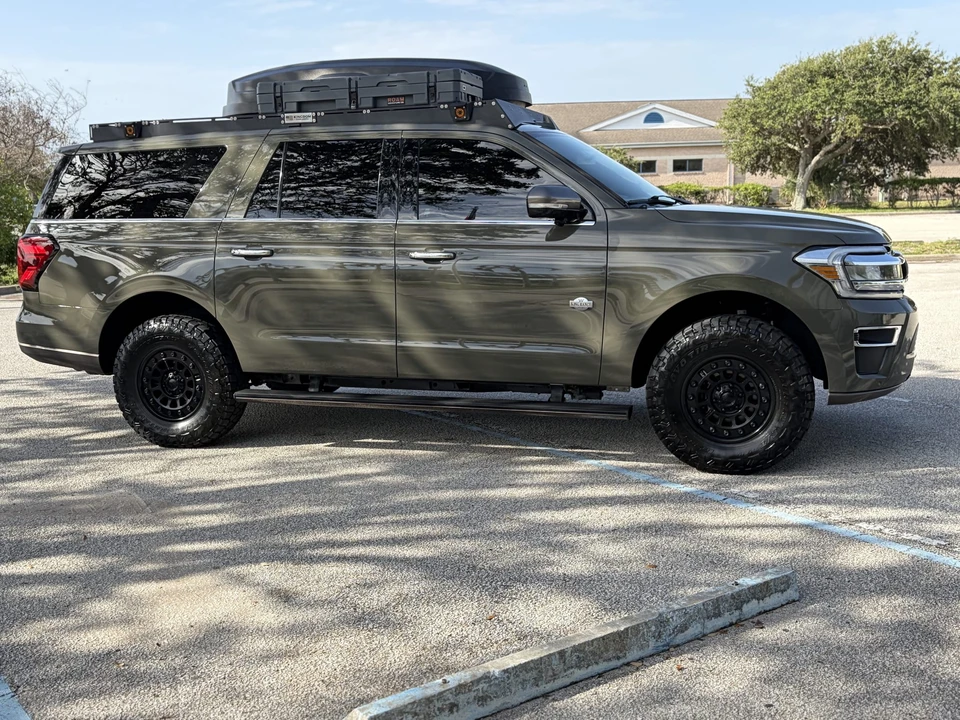 2024 Ford Expedition 4th Gen - Image 26 of 31