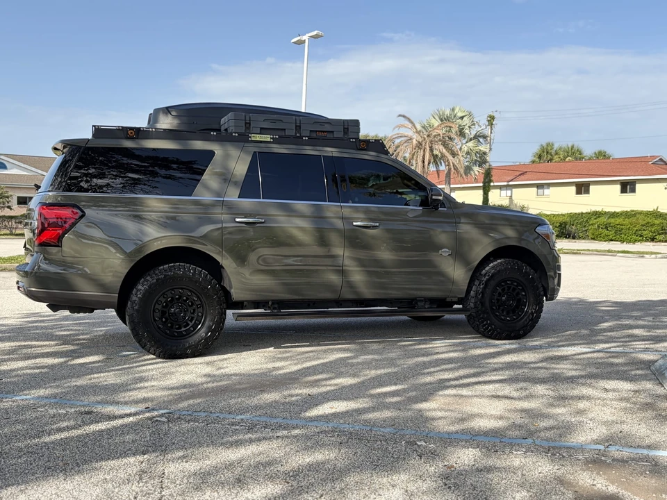 2024 Ford Expedition 4th Gen - Image 25 of 31