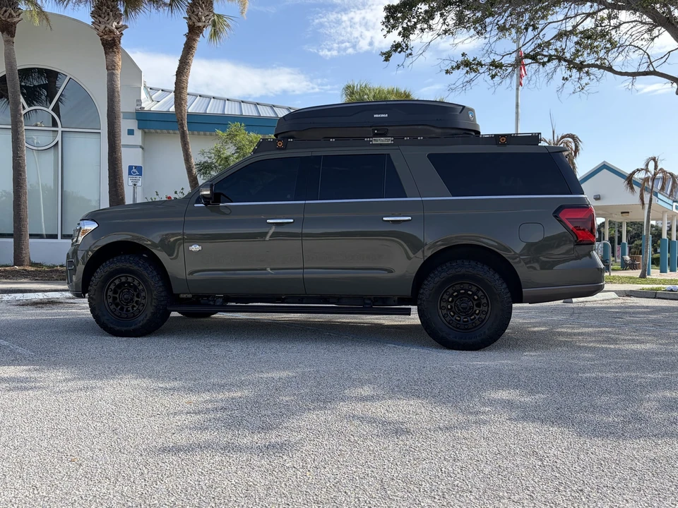 2024 Ford Expedition 4th Gen - Image 13 of 31
