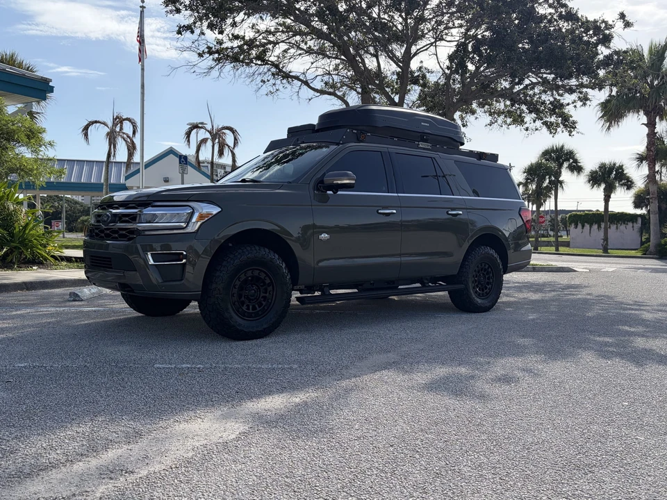2024 Ford Expedition 4th Gen - Image 10 of 31