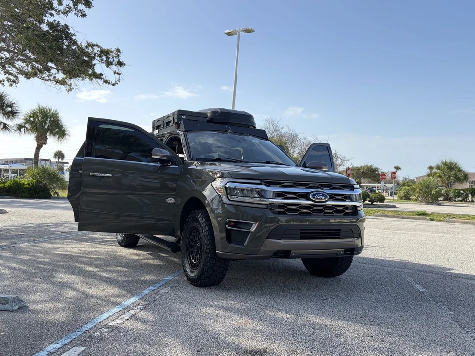 2024 Ford Expedition 4th Gen - Image 27 of 31