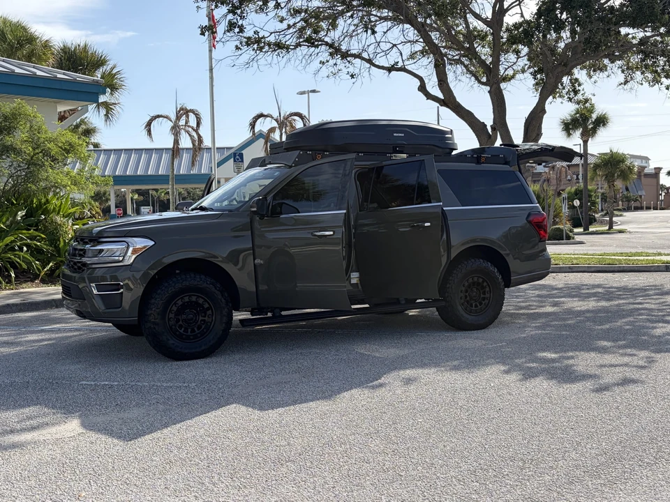 2024 Ford Expedition 4th Gen - Image 31 of 31