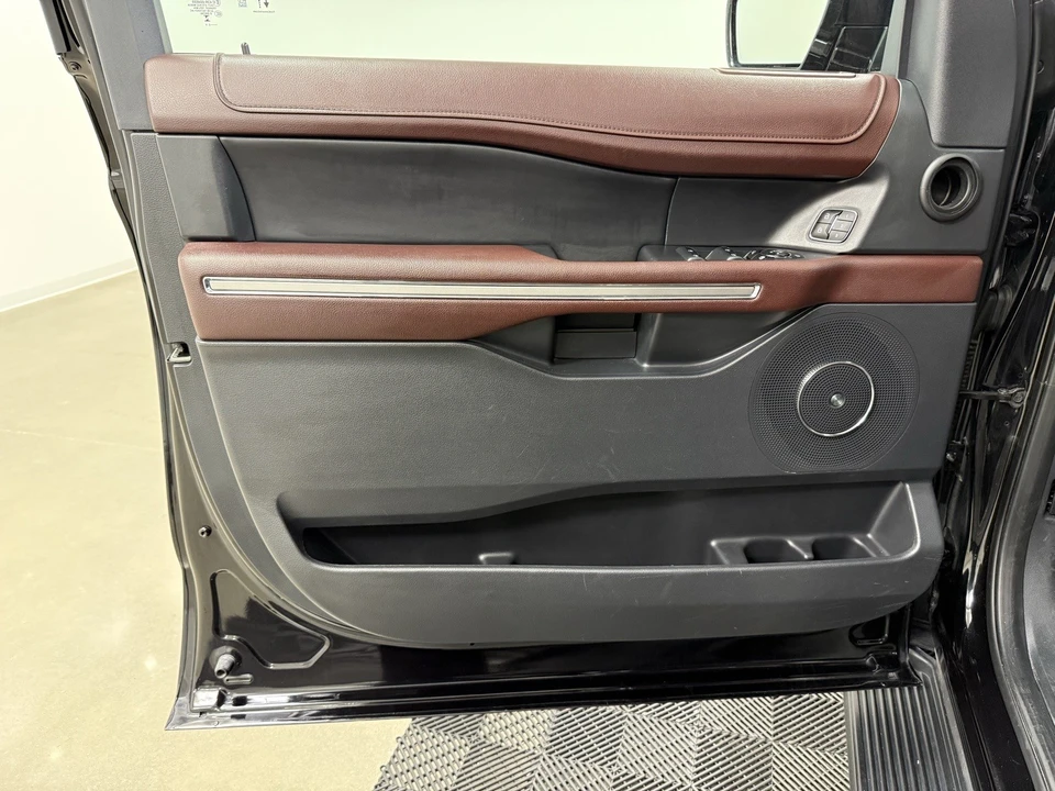 2024 Ford Expedition 4th Gen - Image 10 of 12
