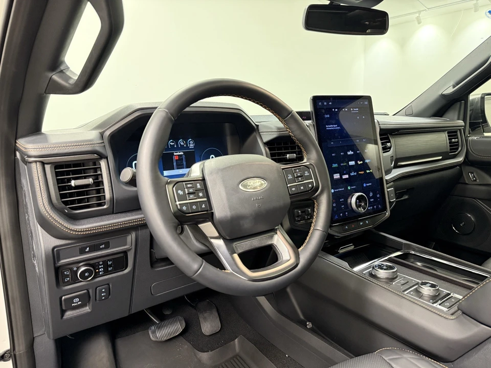 2024 Ford Expedition 4th Gen - Image 15 of 21