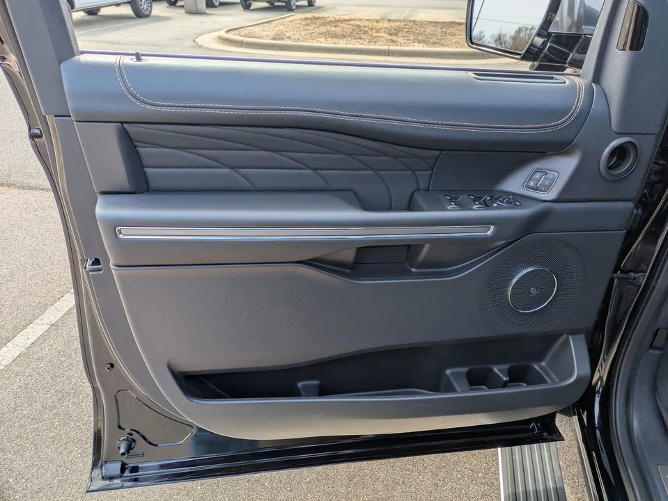 2024 Ford Expedition 4th Gen - Image 15 of 21