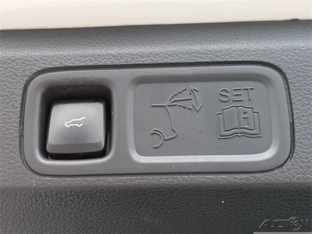 2024 Ford Expedition 4th Gen - Image 15 of 21