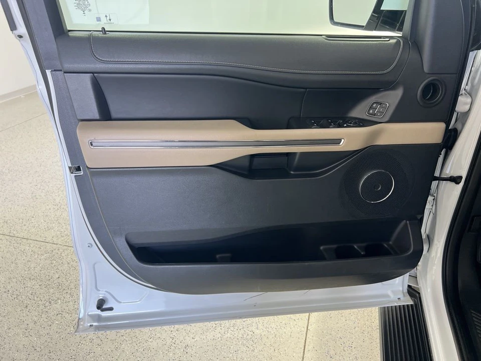 2024 Ford Expedition 4th Gen - Image 20 of 21