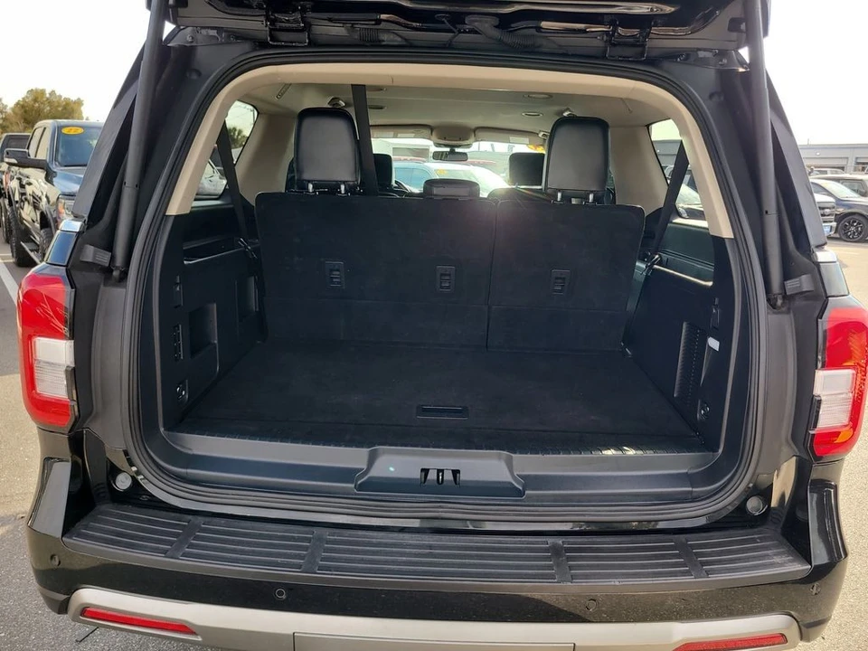 2024 Ford Expedition 5th Gen - Image 8 of 12