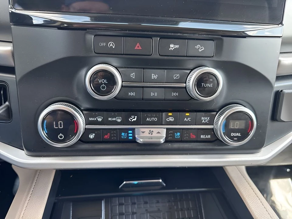 2024 Ford Expedition 4th Gen - Image 20 of 21