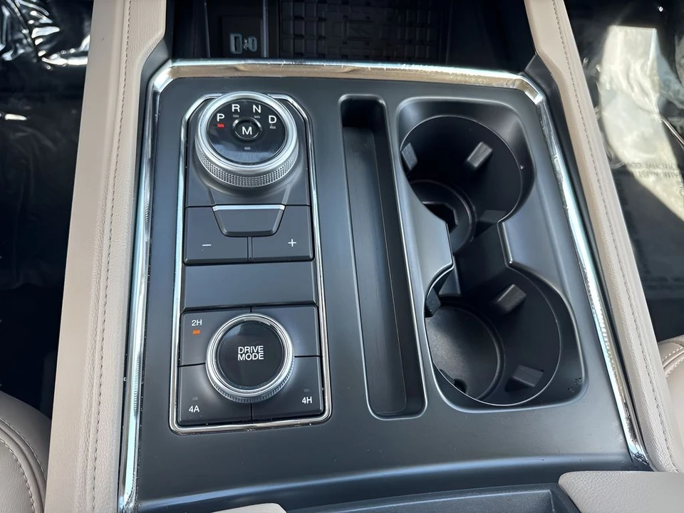 2024 Ford Expedition 4th Gen - Image 17 of 21