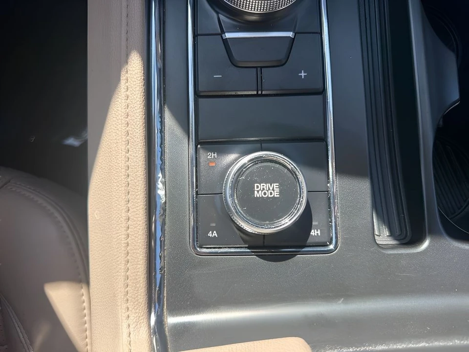 2024 Ford Expedition 4th Gen - Image 18 of 21