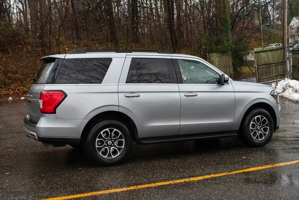 2024 Ford Expedition 4th Gen - Image 9 of 12