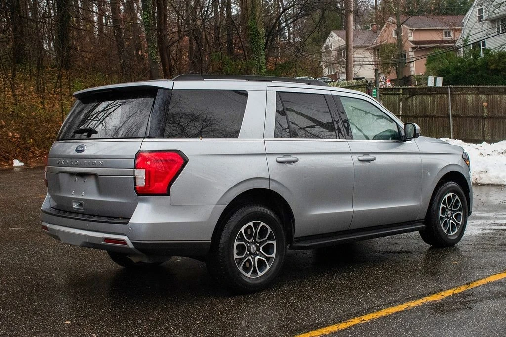 2024 Ford Expedition 4th Gen - Image 8 of 12