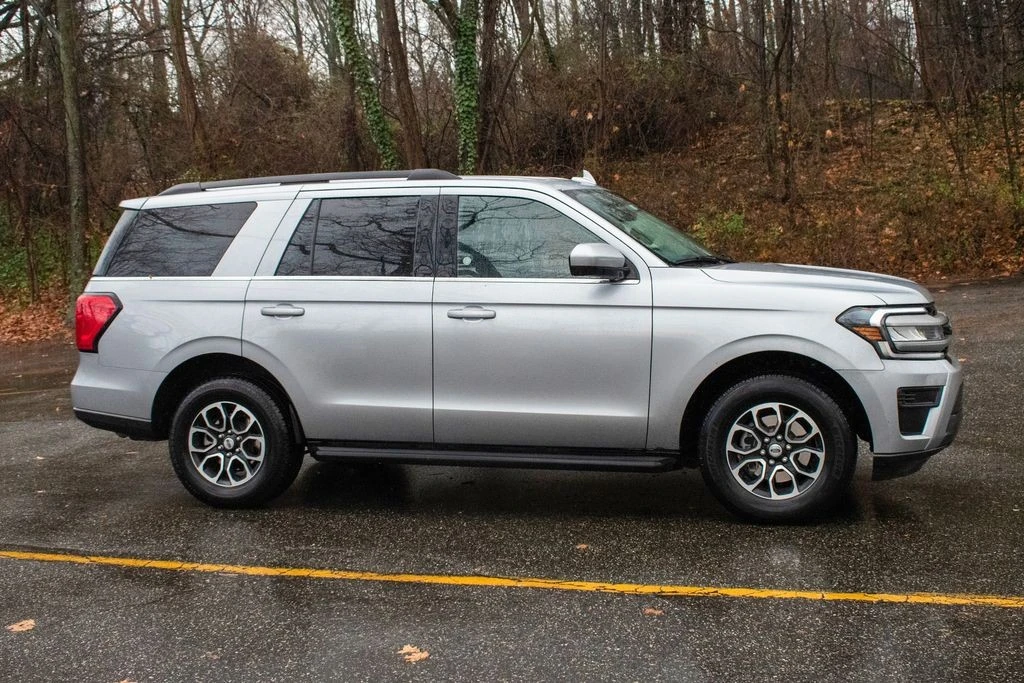 2024 Ford Expedition 4th Gen - Image 11 of 12